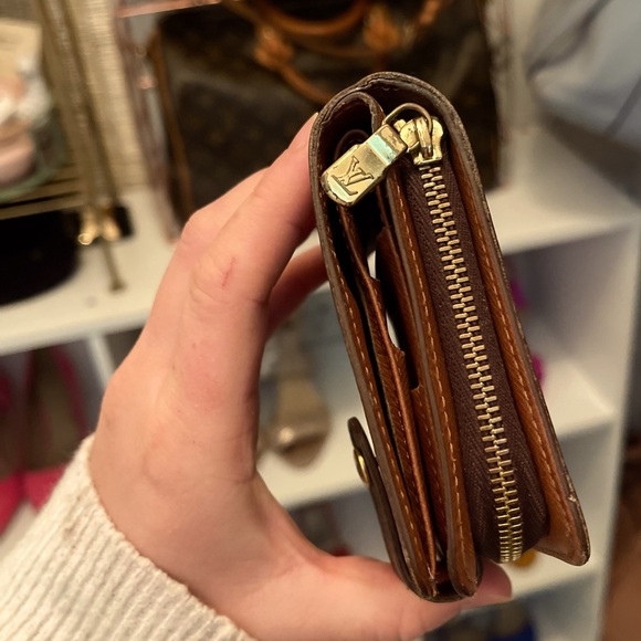 Louis Vuitton Monogram Wallet - Picture 4 of 10